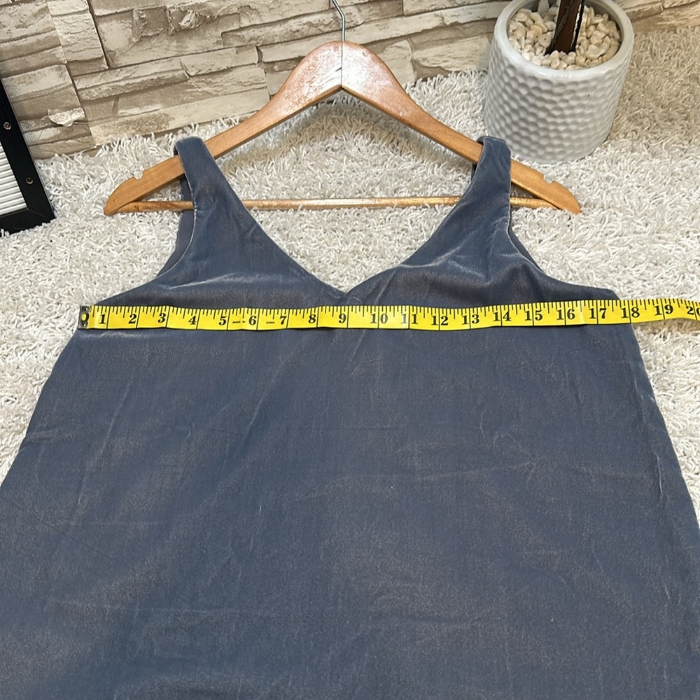 LOFT Velvet XS Double V Shell tank top - Picture 4 of 8